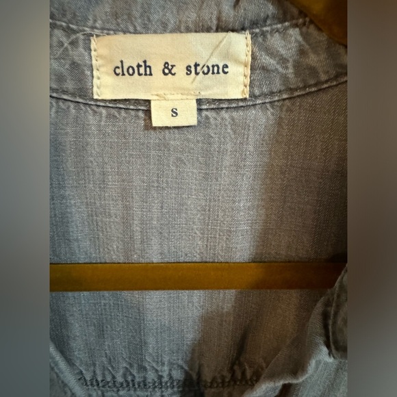 Cloth & Stone Anthropologie Chambray Button Down Shirt - Picture 4 of 7